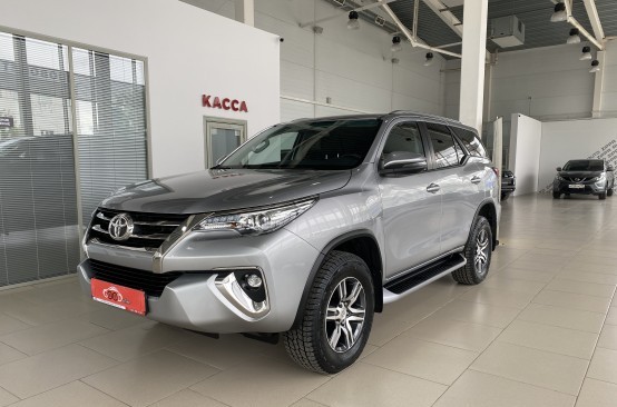 TOYOTA FORTUNER